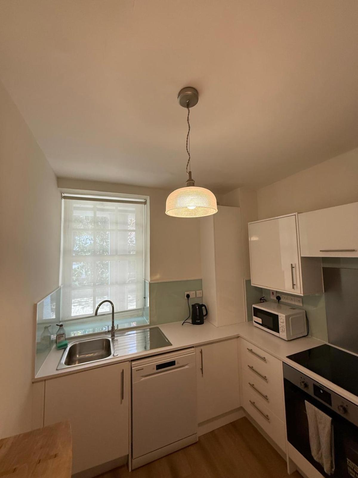 Unbeatable Location, Peaceful Cozy Flat Londres